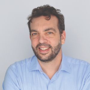 Understanding Consumer Behavior through the Lens of Behavioral Economics